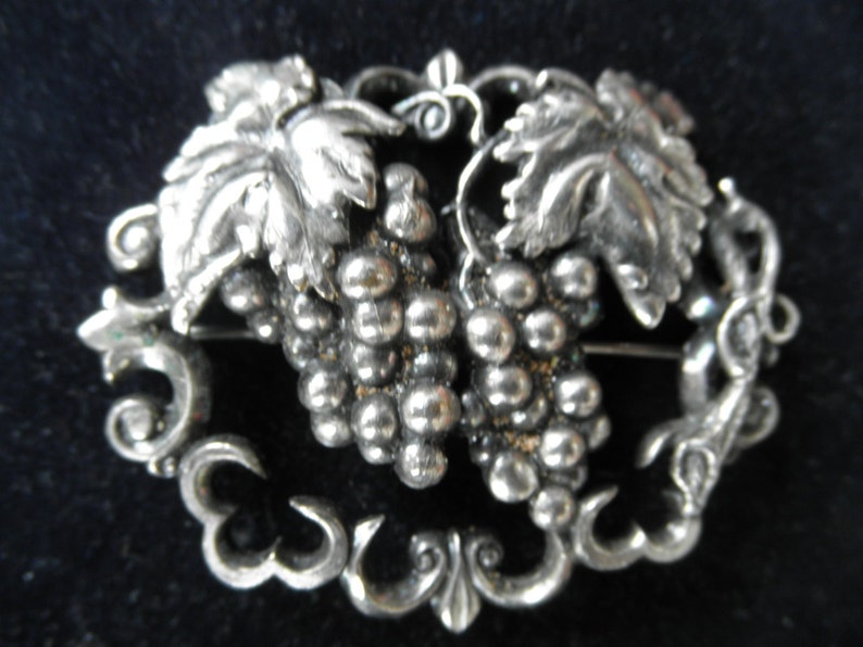 Vintage Silver Berries Brooch Ladies pin Collectible jewelry 1950's Grapes Design image 5