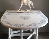 Guatavian French style seopmleaf table