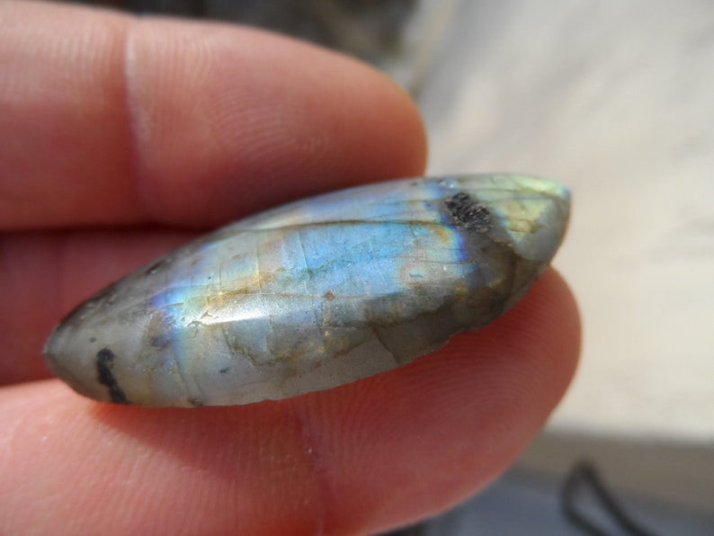 Labradorite stone 9.4g