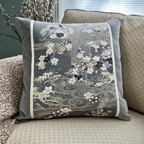 Japanese Kimono Pillow, Recycled Silk Kimono, Rare Vintage Hand Blocked  Hand Painted Pillow, Japanese Vintage, Rare, Sustainable Materials
