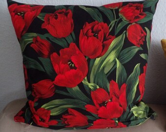 Funda de cojín, funda de cojín, aprox.50 x 50 cm - tulipanes rojos sobre negro, casa de campo, boho, romántico, vintage, escandinavo, hygge, pieza única