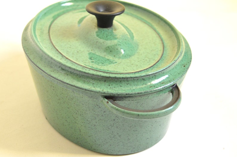 Green enameled cast iron casserole dish image 4