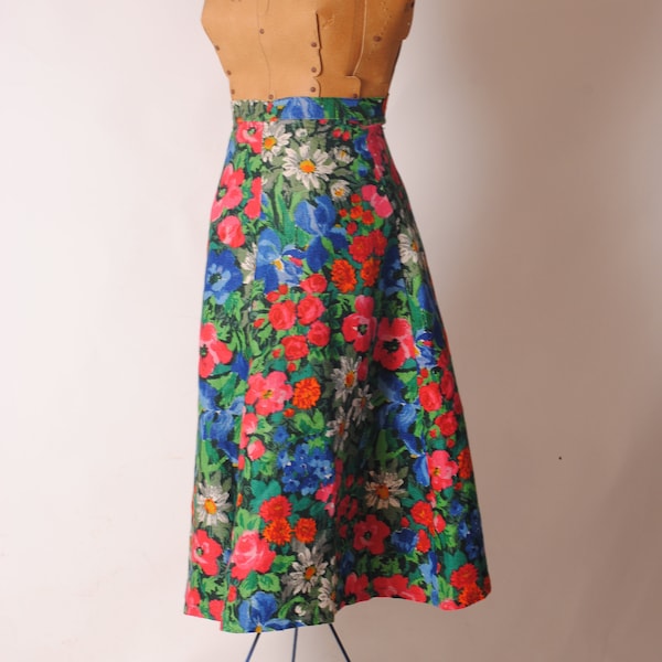 skirt in flowery linen never worn , jupe en lin fleurie jamais portée