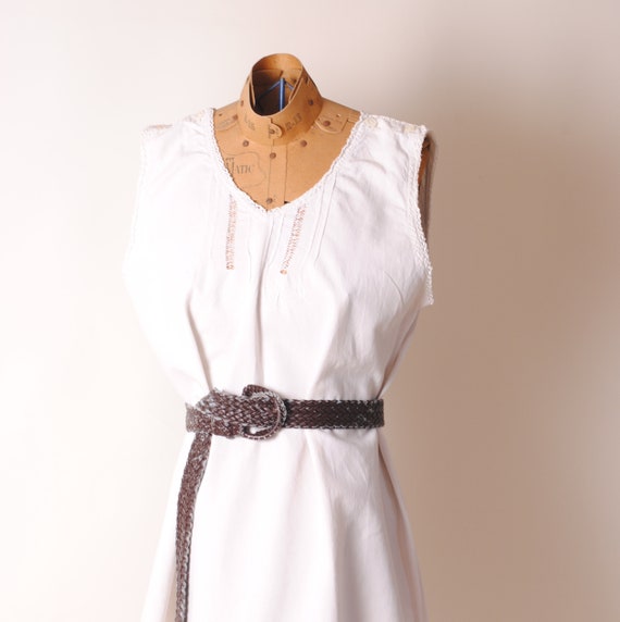 Antique nightgown with linen lace/beauty blouse/ V