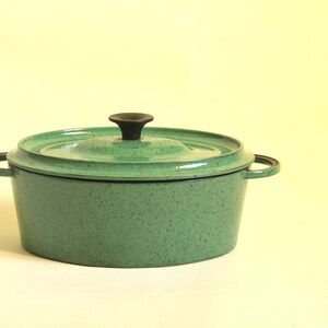 Green enameled cast iron casserole dish image 2