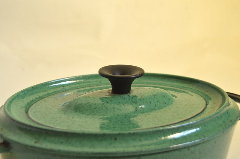 Green enameled cast iron casserole dish image 3