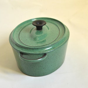 Green enameled cast iron casserole dish image 5