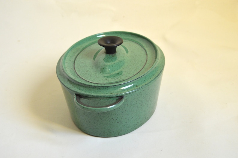 Green enameled cast iron casserole dish image 5