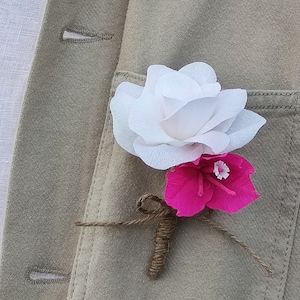 Fiore all'occhiello per matrimonio in carta, per una cerimonia rustica ed eco-responsabile