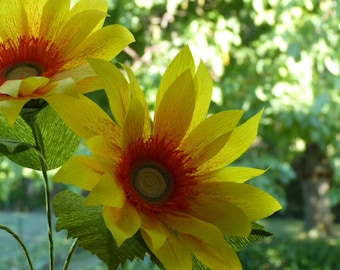 Fleur en papier crépon Tournesol  vendu à la tige pour décoration ensoleillée et durable