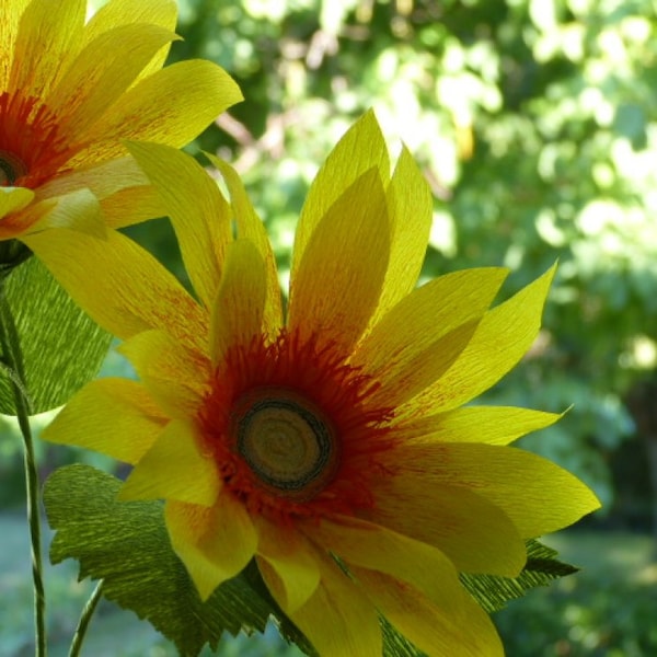 Fleur en papier crépon Tournesol  vendu à la tige pour décoration ensoleillée et durable