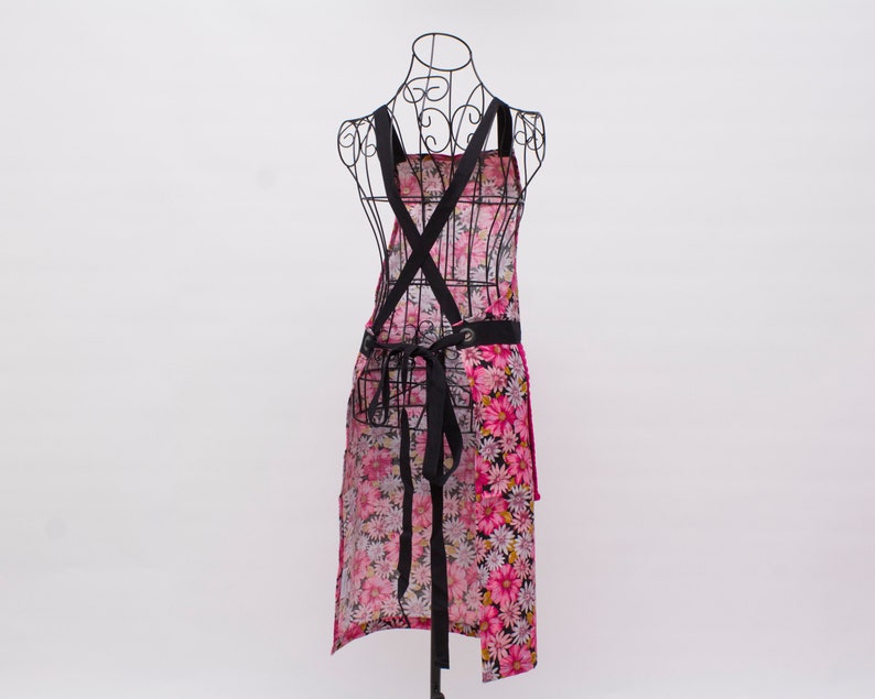 housewarming Pink Daisy Full Apron with Pink Hand Towel and Black Cross-Over Straps; gift for chef entertainer cook host hostess