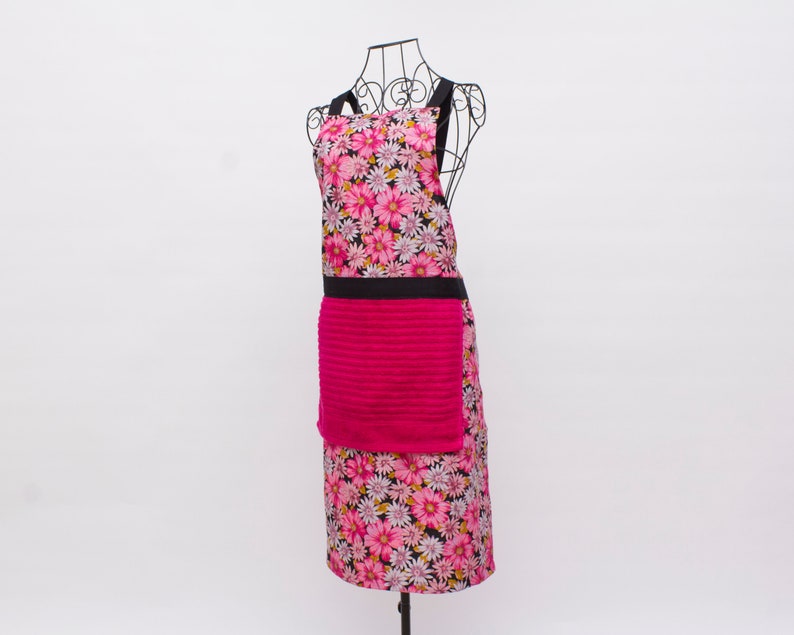 housewarming Pink Daisy Full Apron with Pink Hand Towel and Black Cross-Over Straps; gift for chef entertainer cook host hostess