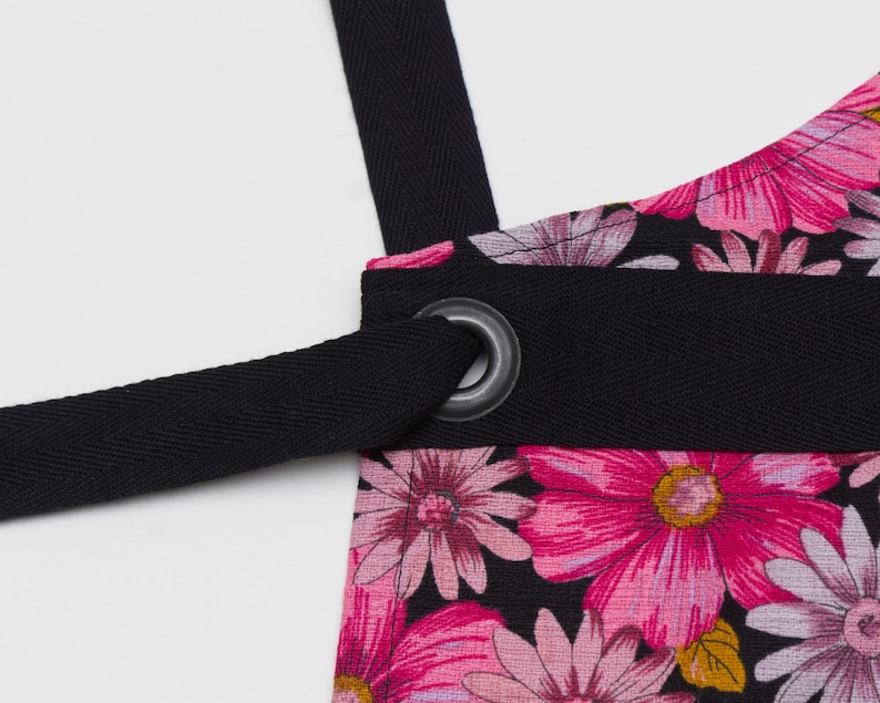 housewarming Pink Daisy Full Apron with Pink Hand Towel and Black Cross-Over Straps; gift for chef entertainer cook host hostess
