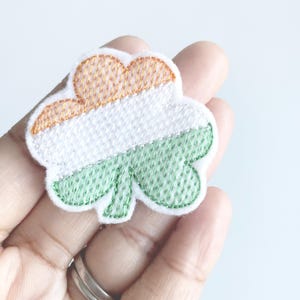 Shamrock Badge Reel: St. Patrick&#39;s Day Irish Flag Retractable Badge