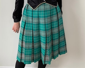 1950s Green Wool Plaid Pleated Kilt Skirt size Small