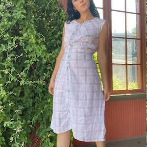 1930s White Cotton Plaid Shirtdress with Contrasting Jade Buttons size Large X-Large
