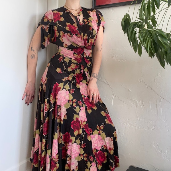 1940s FANYA Floral Rayon Jersey Dress with Keyholes and Butterfly Sleeves size Medium