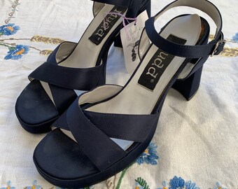 mudd platform sandals