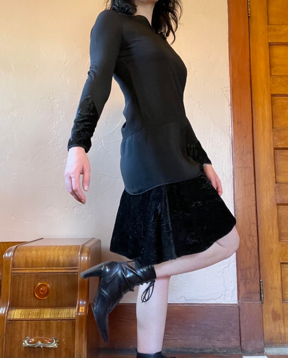 1920s Black Dropped Waist Dress with Crushed Velv… - image 3