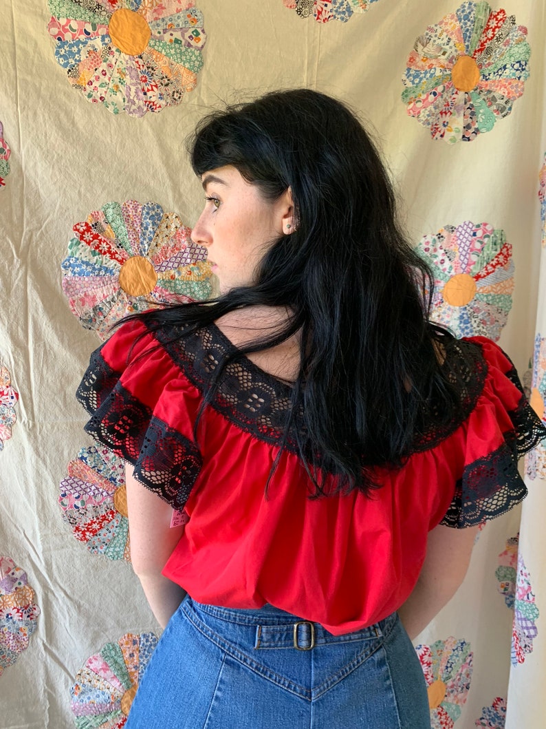 Vintage Henderson/'s Los Angeles Folk Dance Red and Black Lace Peasant Blosue with Ruffles and Puffy Sleeves