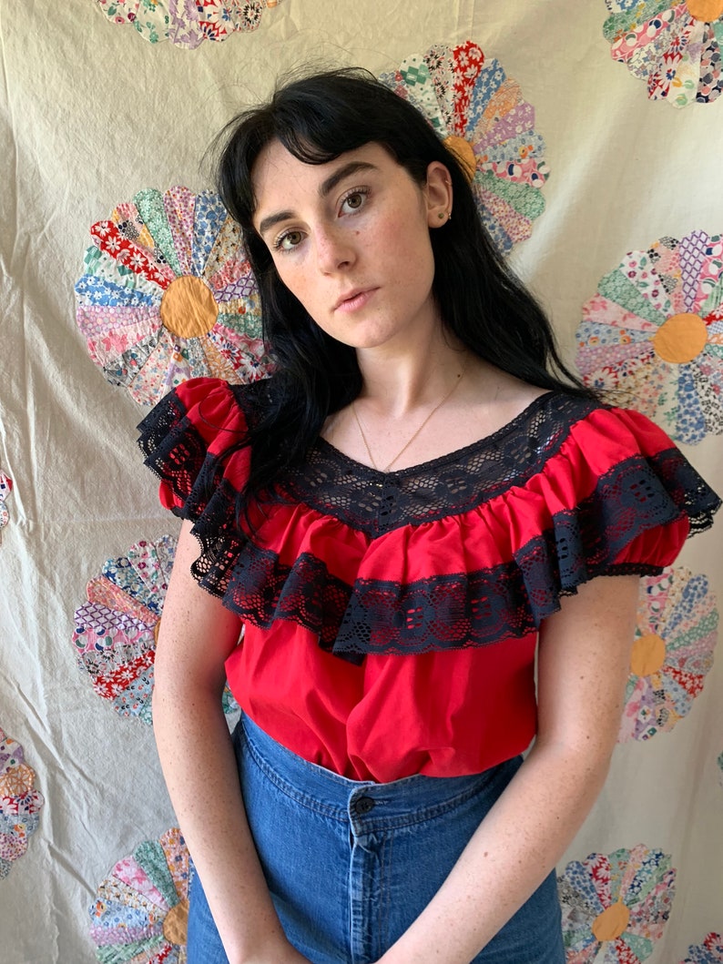 Vintage Henderson/'s Los Angeles Folk Dance Red and Black Lace Peasant Blosue with Ruffles and Puffy Sleeves