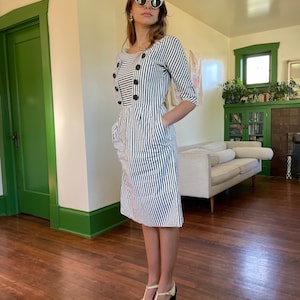 1950s Black and White Striped Dress with Pencil Skirt and Buttons size Small