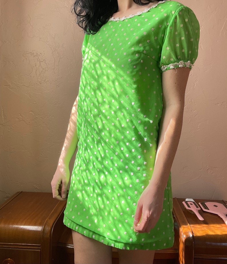 1960s Swiss Dot Flocked Kelly Green Indian Cotton Mini Dress with Puff Sleeves size Small Medium