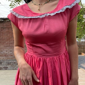 1940s Raspberry Pink Swiss Dot Dress with Sheer Baby Blue Lace Trimmed Collar size Small image 2