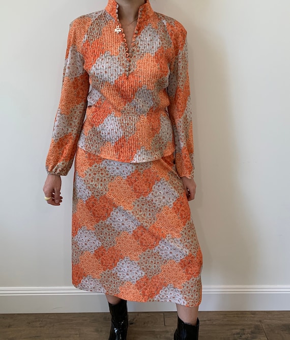 1970s Orange Floral Two Piece Blouse and Skirt siz