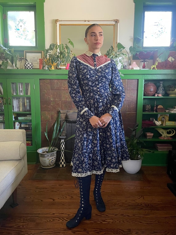 1970s Gunne Sax Navy Floral Calico Prairie Dress with… - Gem