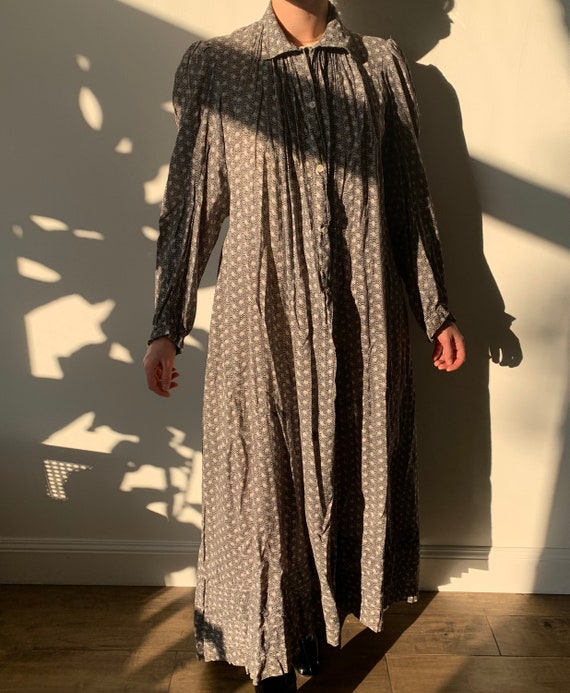 Late 1800s Grey Cotton Calico Antique Chore Prairi