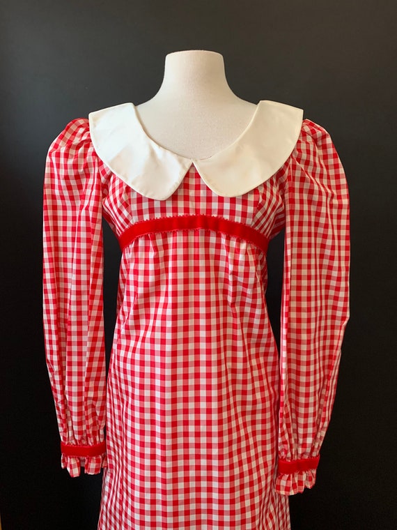 1960s Gingham Red and White Taffeta Mod Dress With Peter Pan
