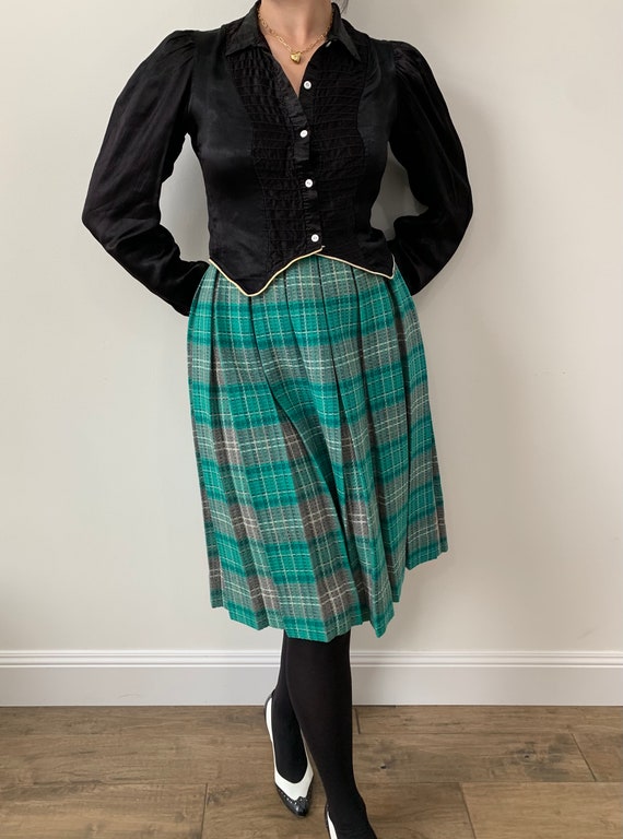 1950s Green Wool Plaid Pleated Kilt Skirt size Sm… - image 4