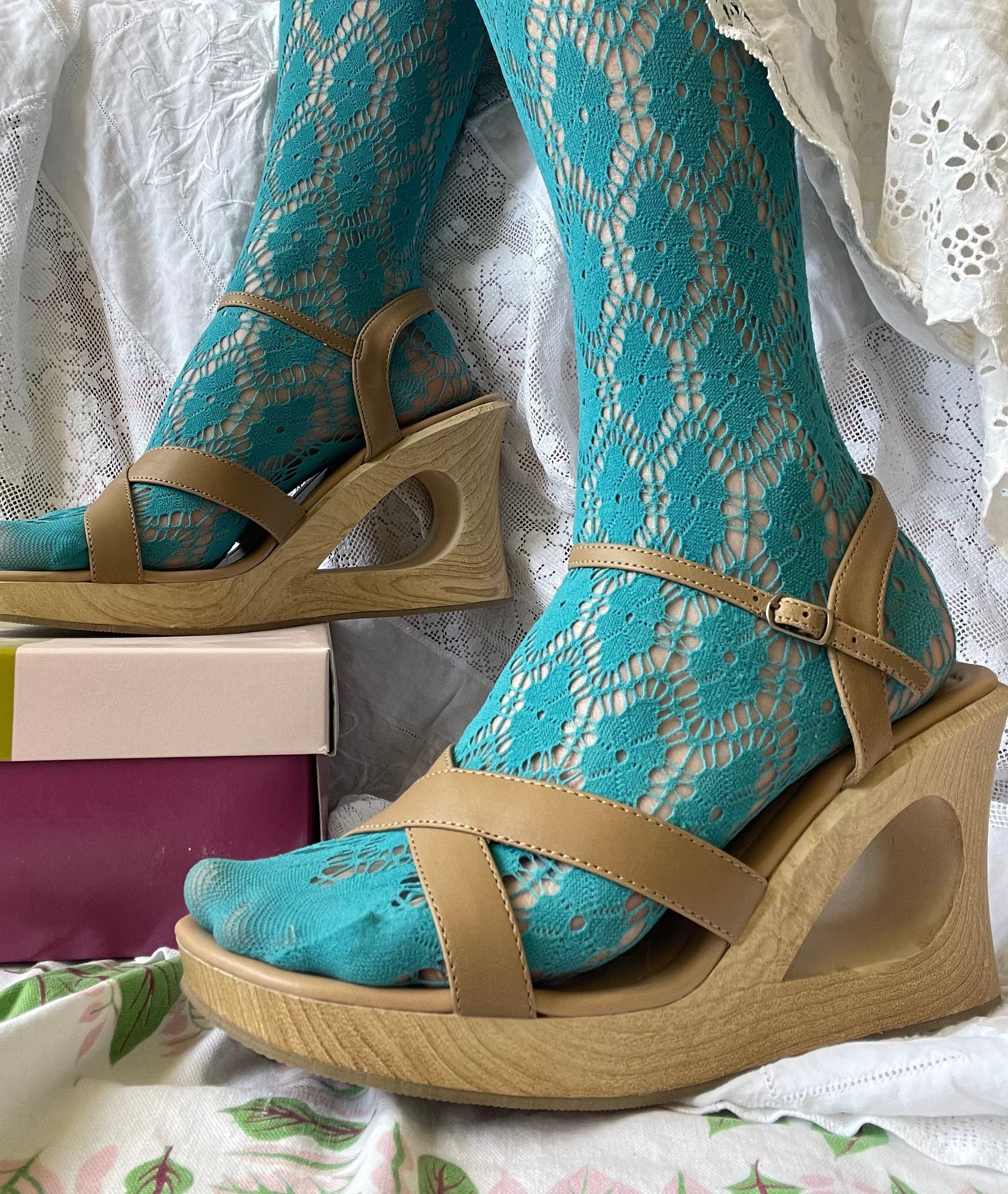 DEADSTOCK 2000s Leather and Wood Cut Out Wedges - Etsy Israel