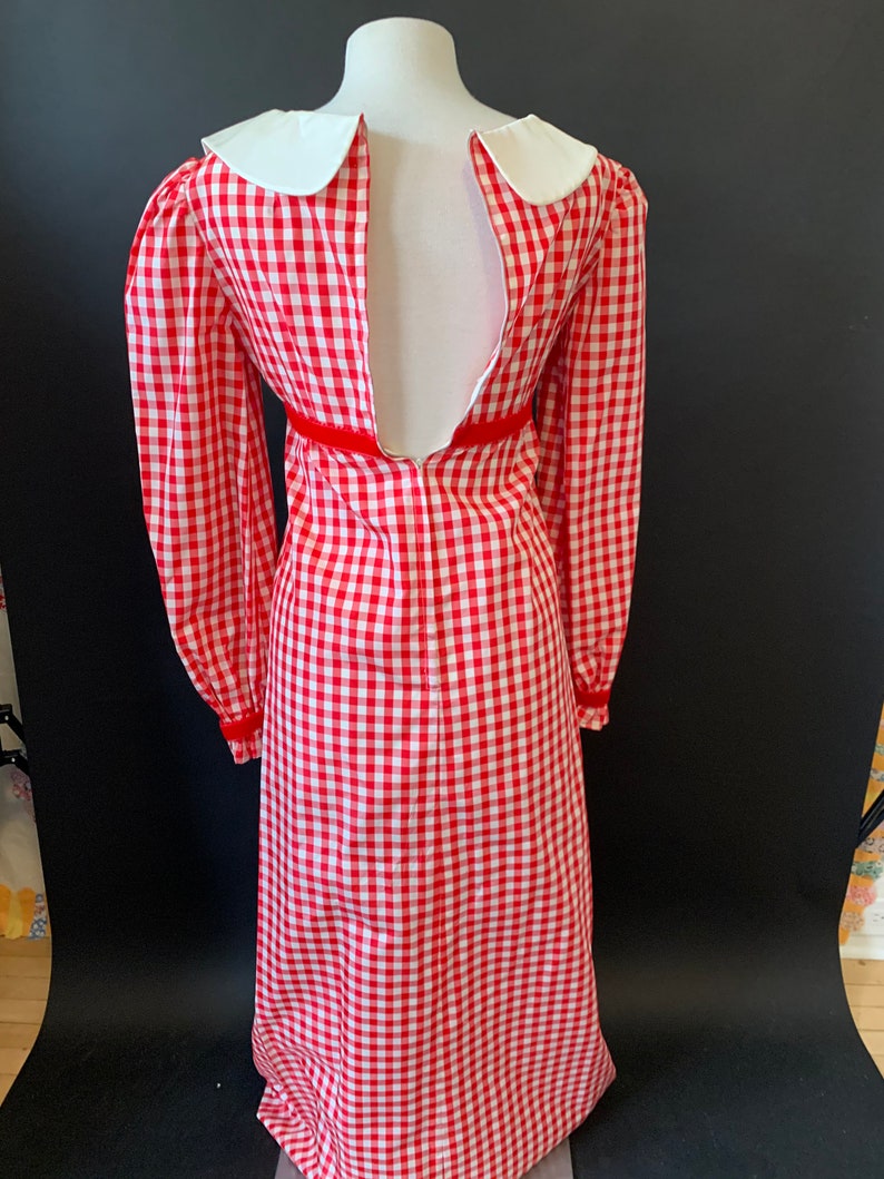 1960s Gingham Red and White Taffeta Mod Dress with Peter Pan Collar size XS image 4