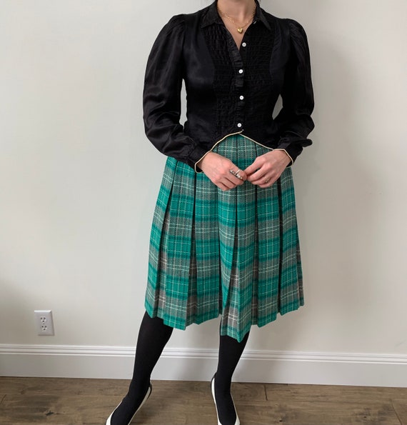 1950s Green Wool Plaid Pleated Kilt Skirt size Sm… - image 3