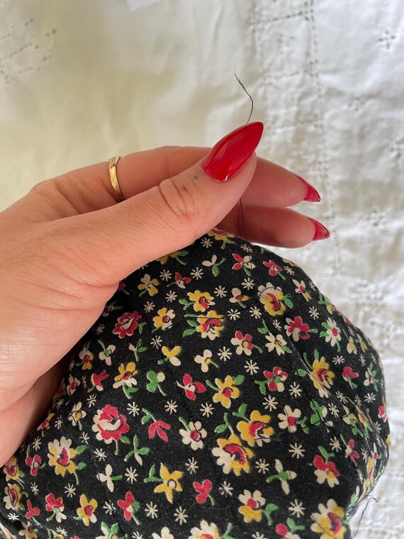 1950s Floral High Waisted Side Closure Quilted Ca… - image 4