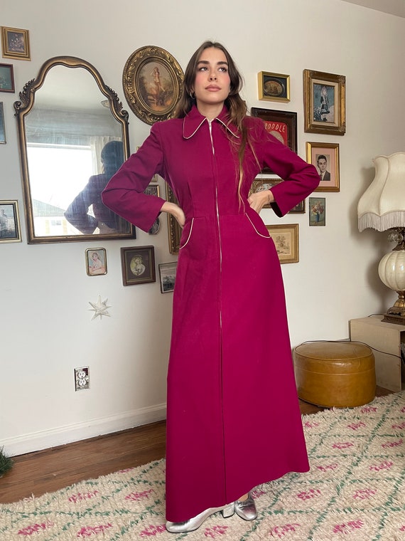 1940s Mulberry Wool Dressing Gown with Zipper siz… - image 1