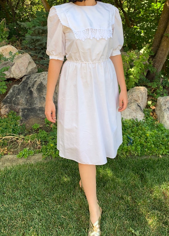 1980s Edwardian Revival White Dress with Crochet L