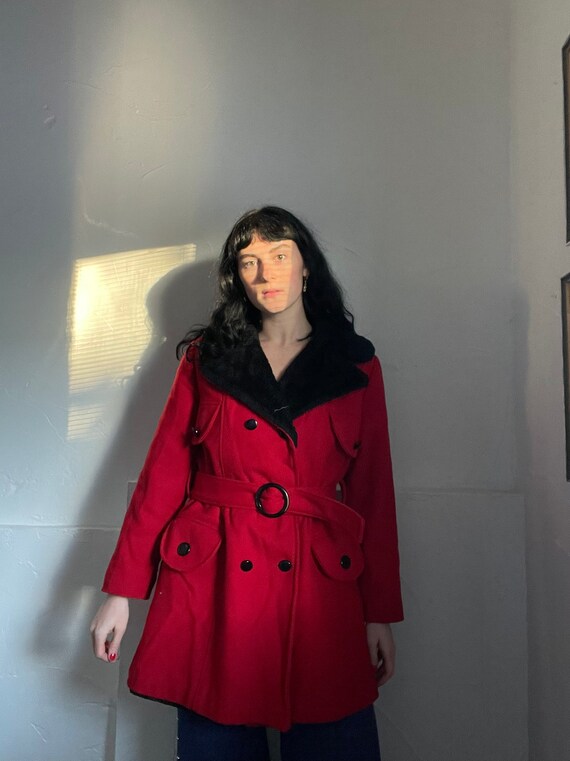 1970s Red Wool Coat With Black Faux Fur Collar and Belt Size Large