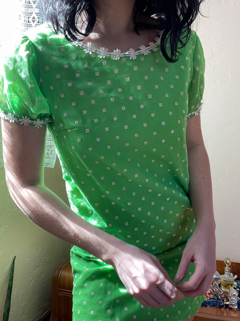 1960s Swiss Dot Flocked Kelly Green Indian Cotton Mini Dress with Puff Sleeves size Small Medium