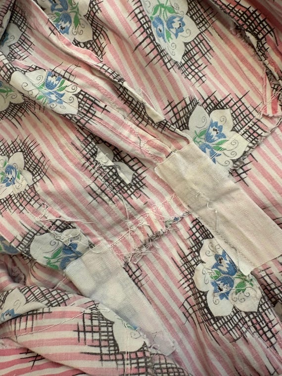 1940s Novelty Floral Print Cotton House Dress siz… - image 4