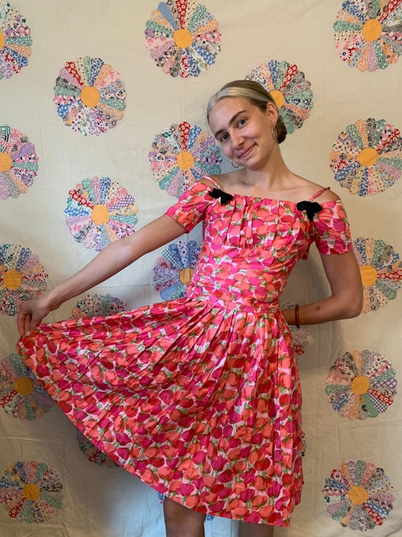 1950s Til Juniors Tomato Floral Print Hot Pink and