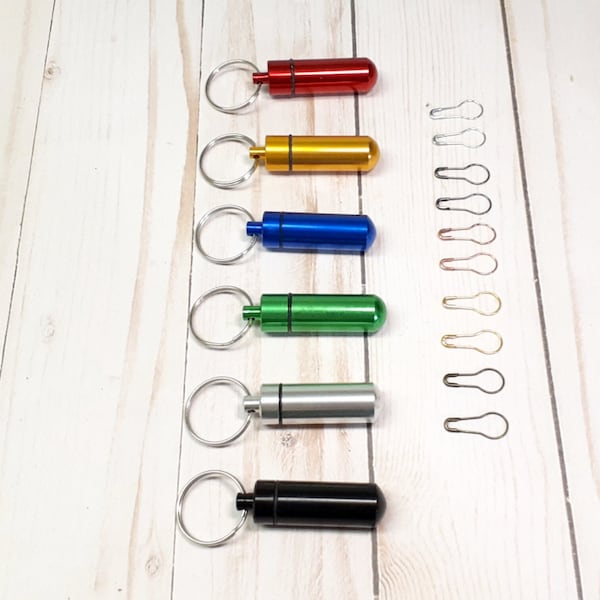 Mini Key Chain Stitch Marker Holder with 8 stitch markers -Removable Stitch Markers -Safety Pin  -Wristlet Accessory