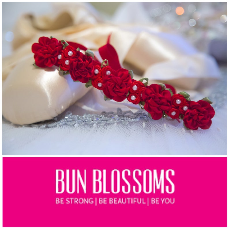 Bun Blossoms Classic ROUGE, cousu main, ballet de fleurs en satin 3 ou 6 strass ou perles inclus, épinglez ou nouez JAMAIS de colle chaude image 1
