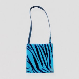 BLUMARINE – Turquoise zebra print bag
