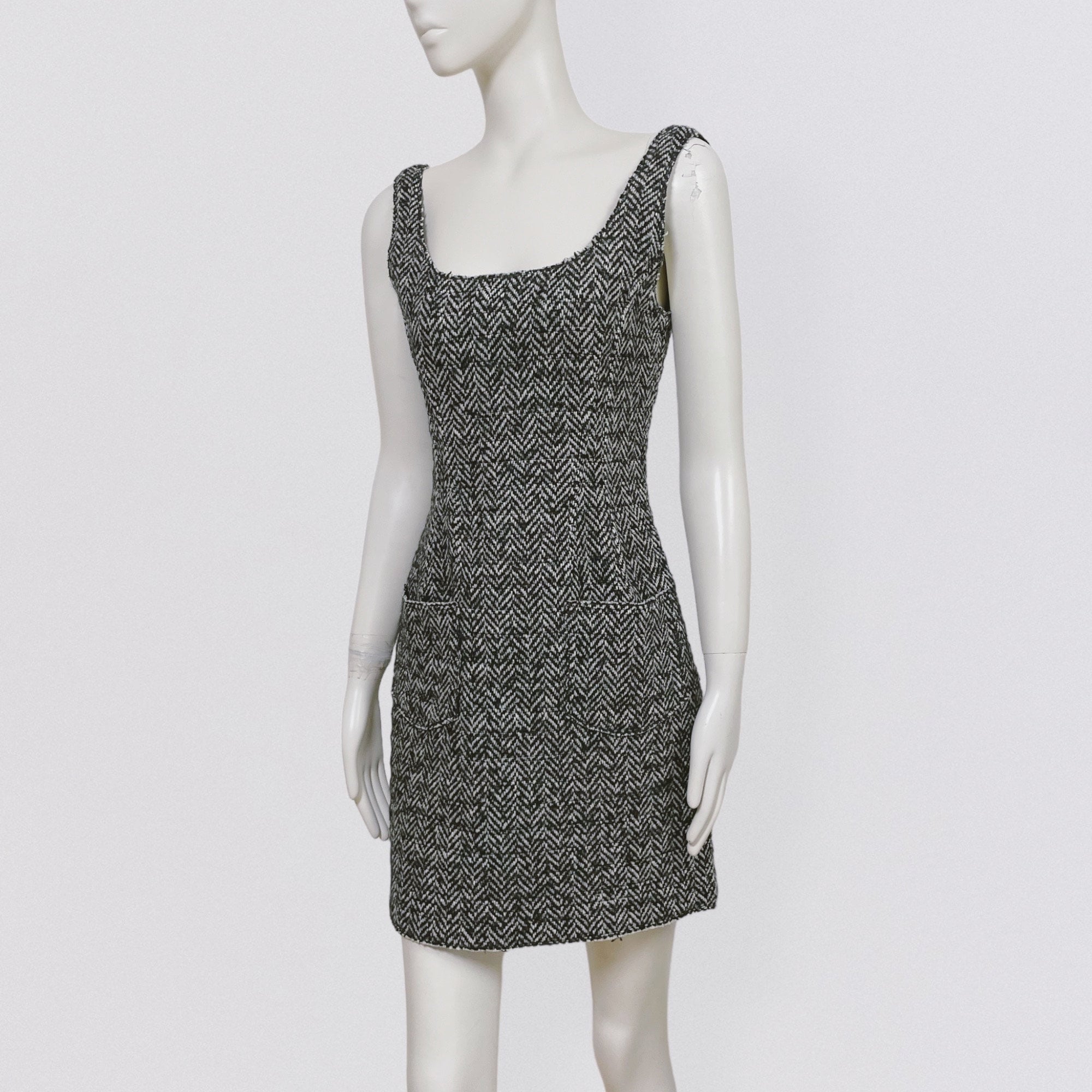 Dolce & Gabbana GREY SLEEVELESS TWEED DRESS ツイード ドレス D&G Dolce and Gabanna – Sleeveless Dress in Thick Gray Tweed