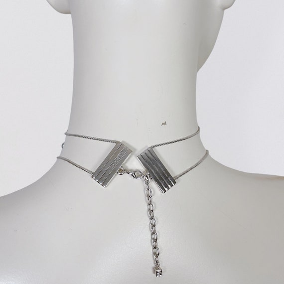 NINA RICCI – silver metal choker neckkace with gr… - image 3