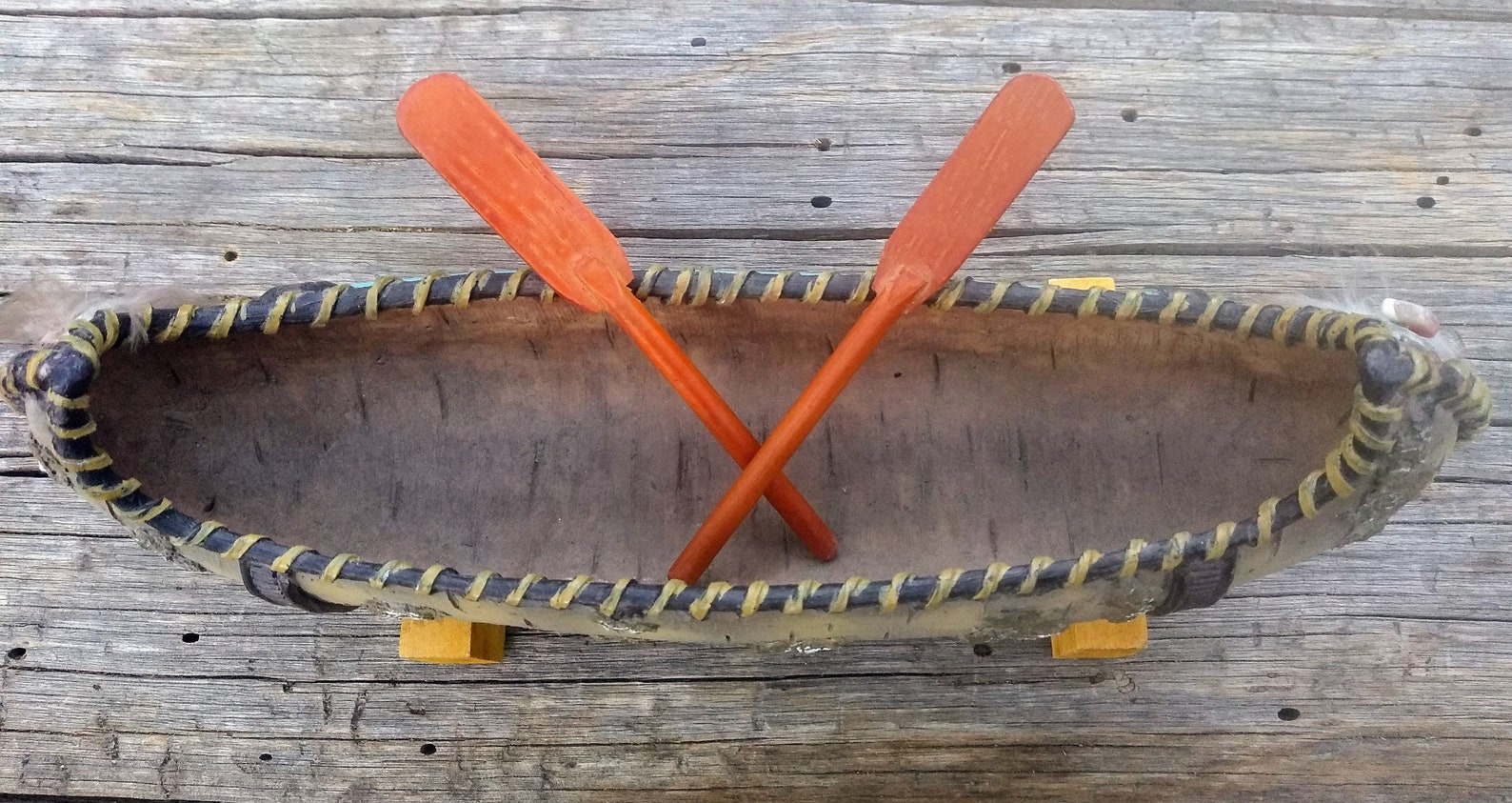 Canoa de cerámica en miniatura vintage con remos de madera y | Etsy